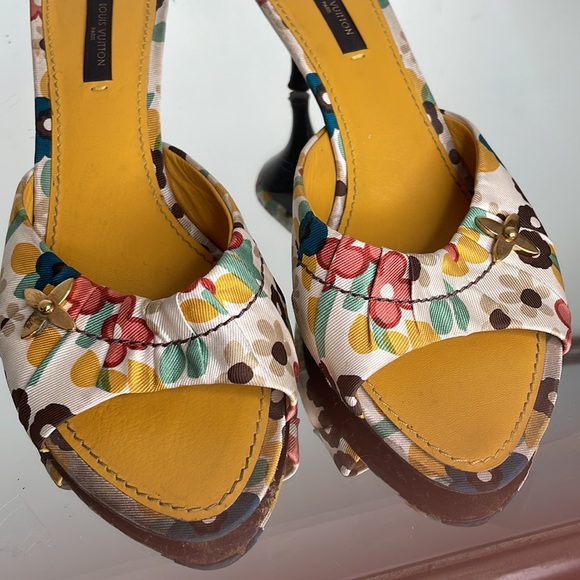 Authentic Louis Vuitton open toe heels. 👠👜 - Picture 2 of 7